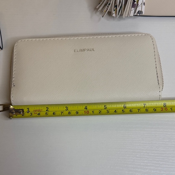 Chic Floral Cream Crossbody Bag, wallet and card holder.. - Picture 7 of 14